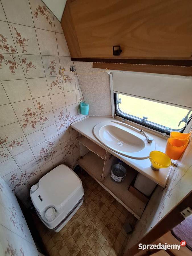 Zadbana przyczepa kempingowa z wygodami Ropczyce
