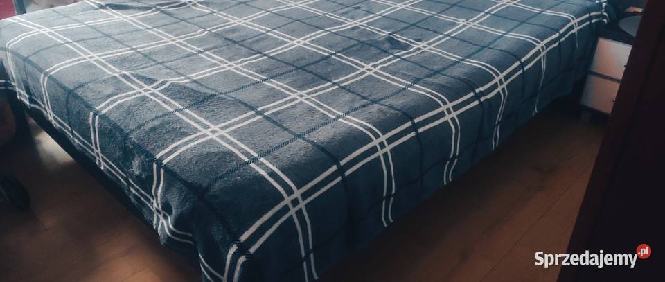 łóżko do sypialni plus komody z szufladami