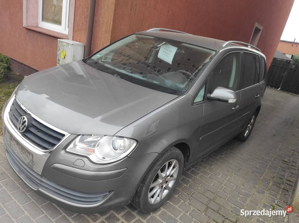 Volkswagen Touran benzyna 140KM Karsin