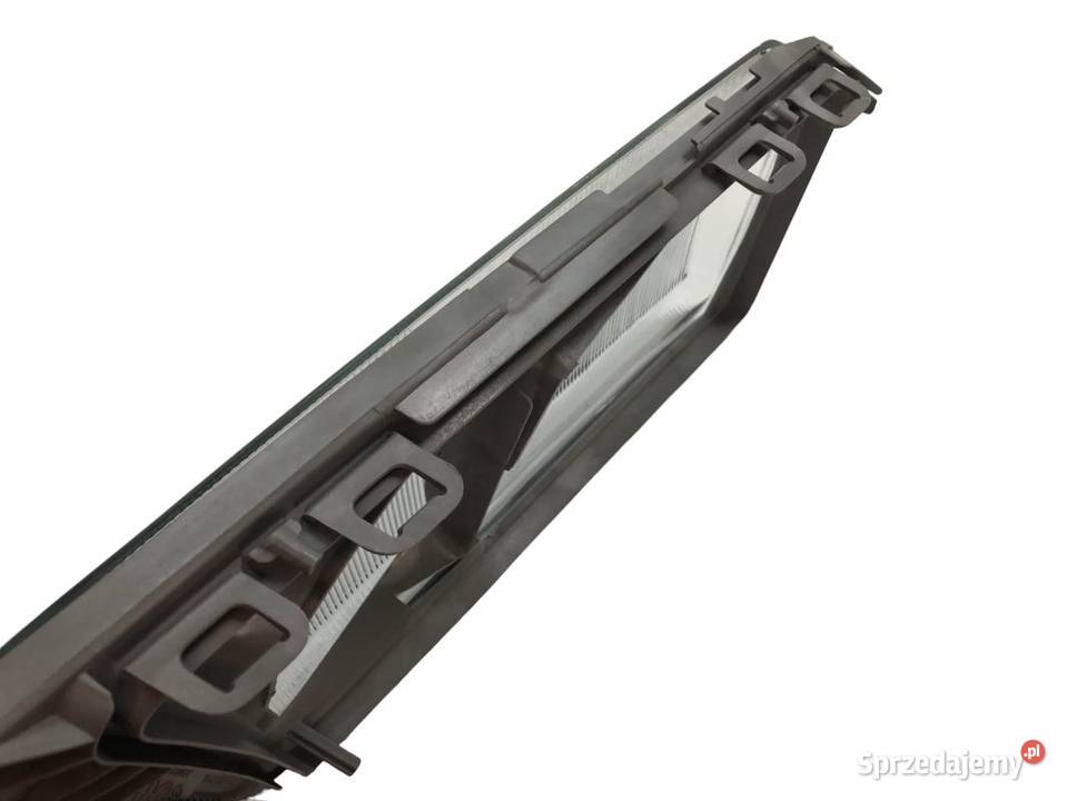 MERCEDES 190 W201 101982081993 KLOSZ REFLEKTORA