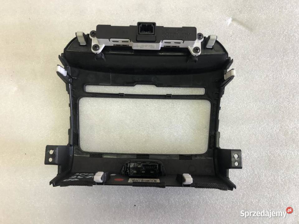OSŁONA RAMKA RADIA U097813810 KIA SPORTAGE III