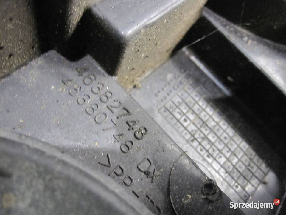 OPEL COMBO D 16r Lampa prawa przód 46380711 świętokrzyskie