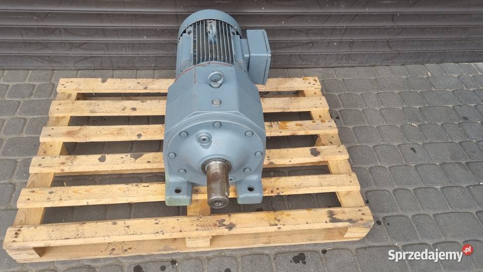 Silnik z przekładnia 206obr 75kW