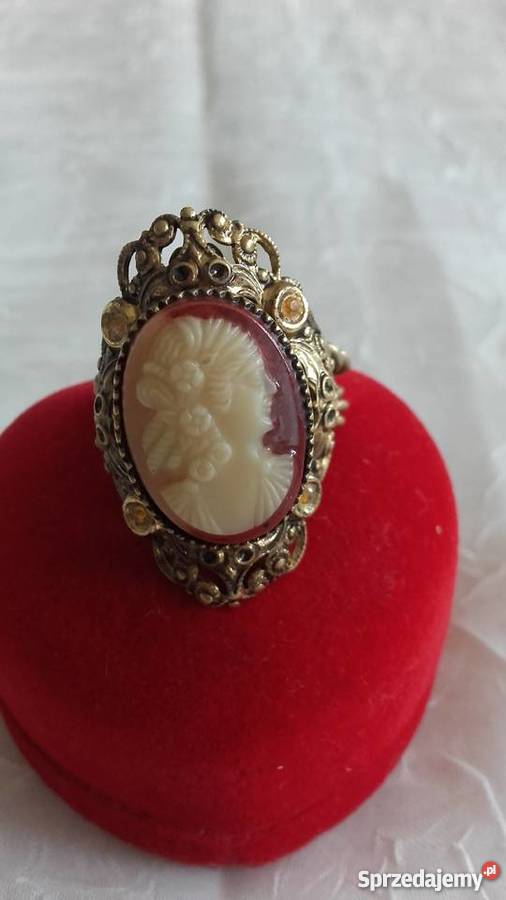 STARY PIERŚCIONEK Z DAMĄ KAMELIOWĄ Pierścionki Piła