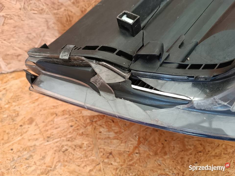 LAMPA PRAWY PRZÓD REFLEKTOR EU A2188201659 Nowy Tomyśl