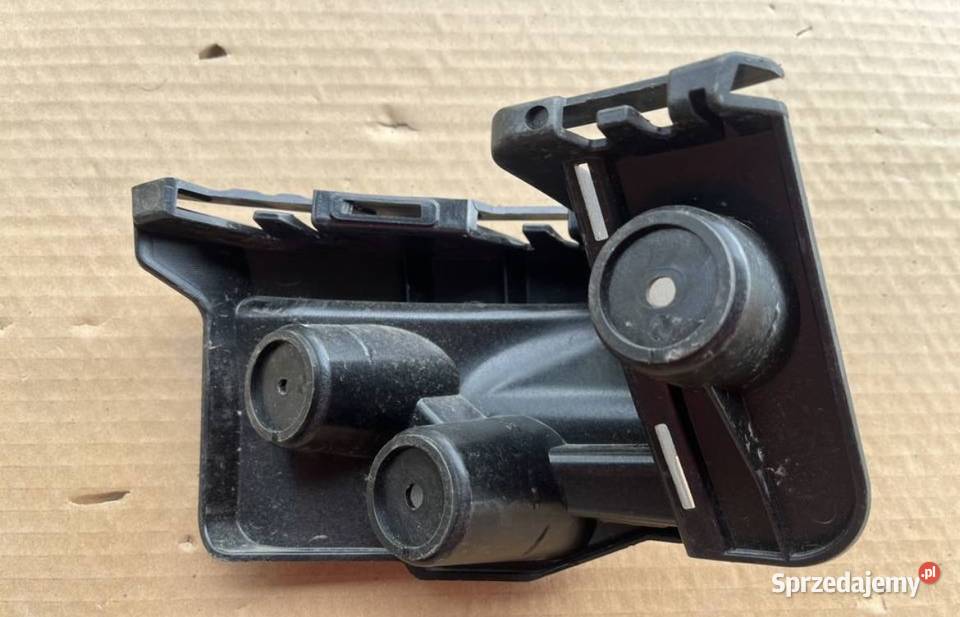 AUDI Q4 ETRON ŚLIZG MOCOWANIE ZDERZAKA PRAWY TYŁ Międzychód