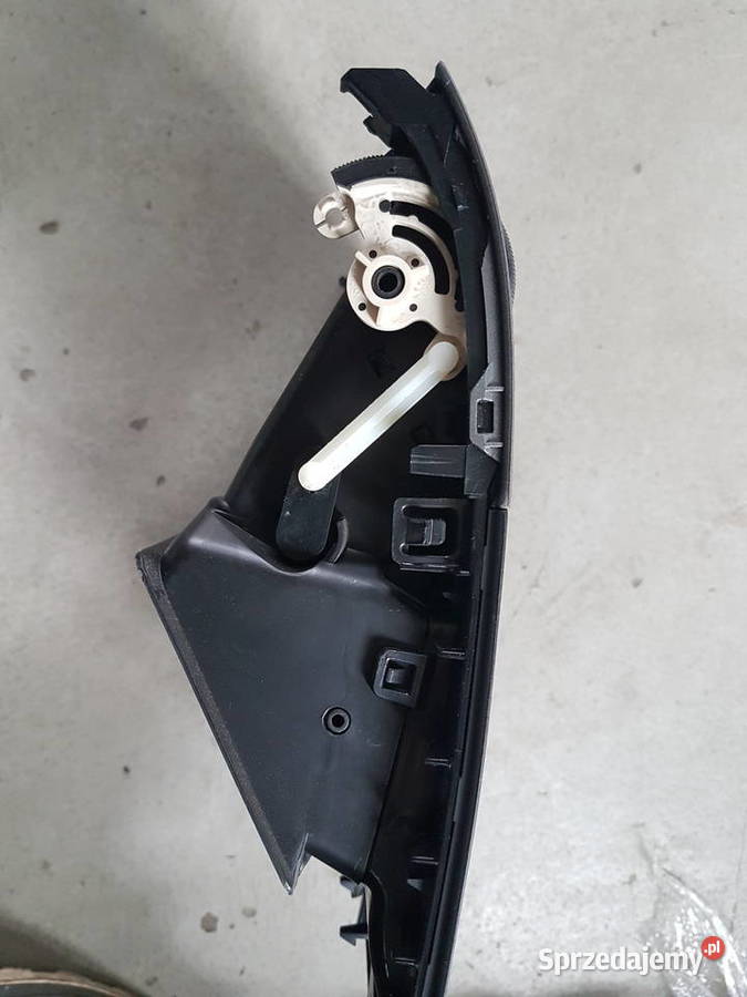 PEUGEOT 407 KRATKA NAWIEWU KONSOLA SRODKOWA Turek
