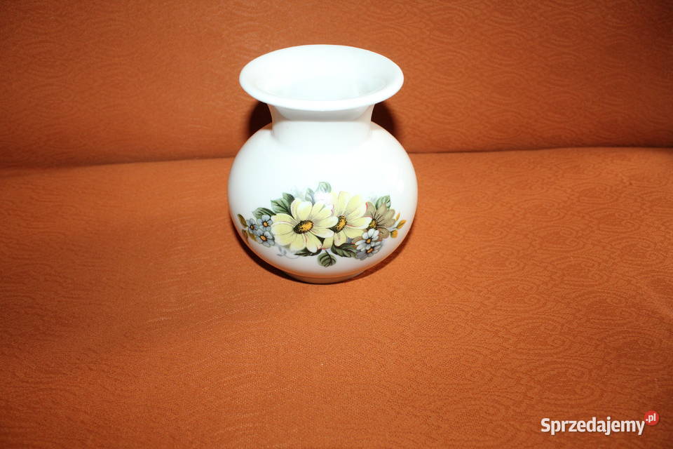 Porcelanowy wazonik Karolina Kwiaty Made in Chorzów
