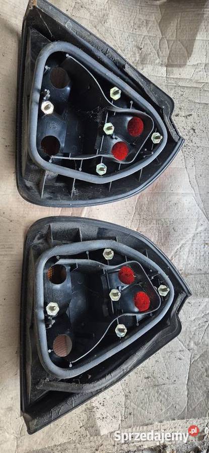 Lampy tylne Mitsubishi Carisma Lampy tylne