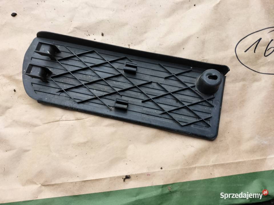 Audi 80 90 B3 B4 8A1864777 STOPIEŃ PODNUŻEK