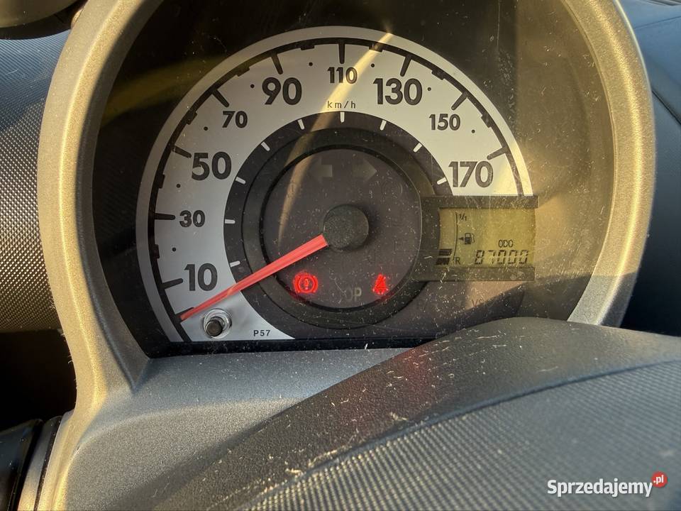 Peugeot 107 l 2011 5 drzwi benzyna niski sprzedam