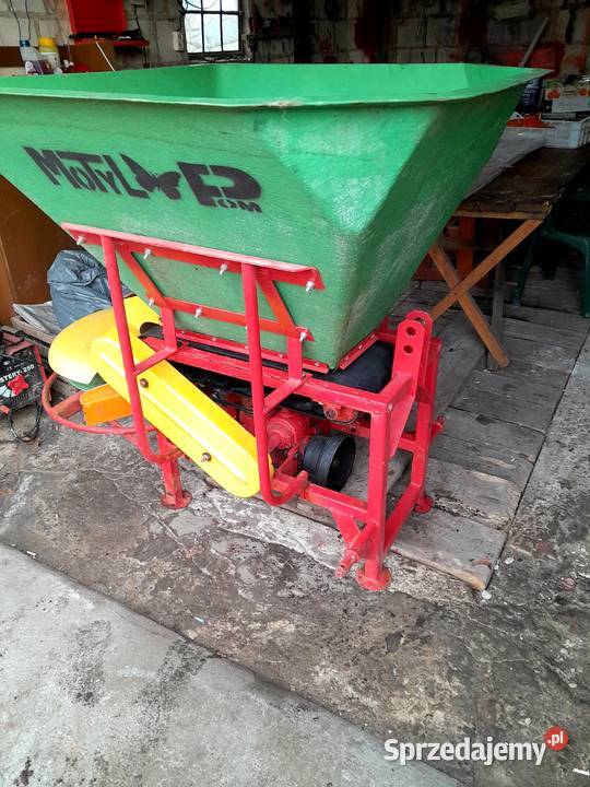Rozsiewacz nawozu motyl 600 Rozsiewacze nawozów lubelskie Ulan-Majorat