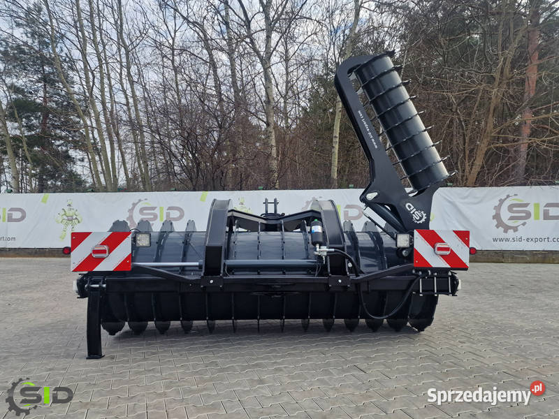 Wał kiszonkowy do rozgarniania pryzm ugniatający Krosno