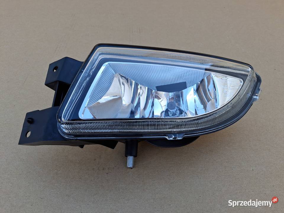 IVECO DAILY 1114 HALOGEN LEWY PRZECIWMGIELNY Części samochodowe Bieleń