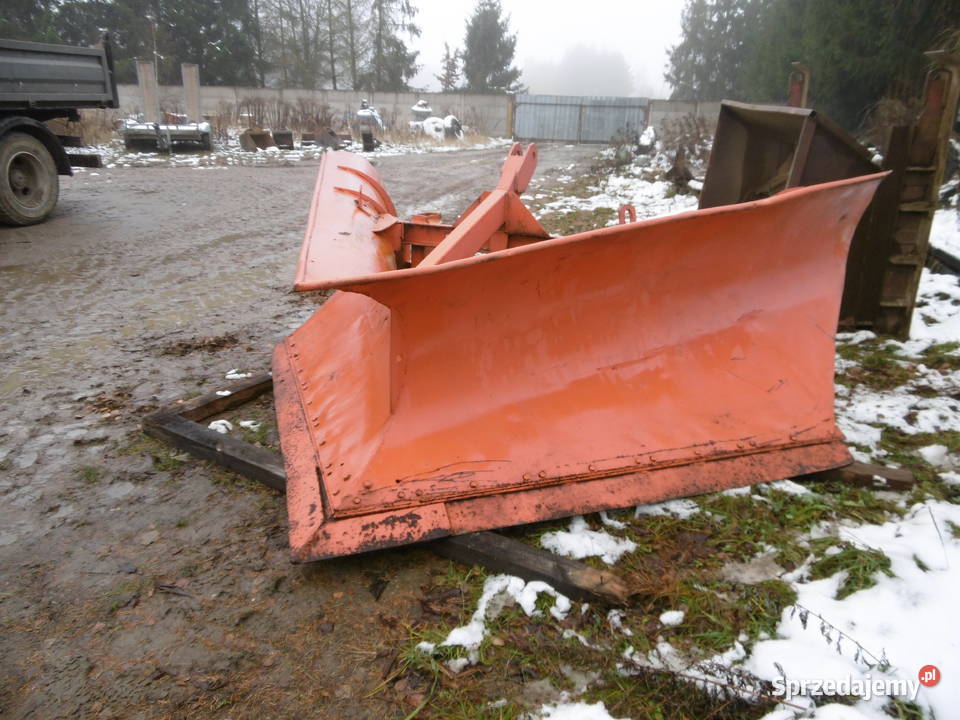 Pług do odśnieżania klinowy fabryczny Hydrema