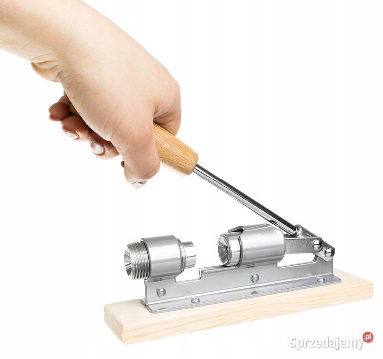 Dziadek do orzechów solidny stalowy na podstawce