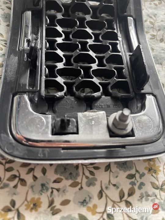 Jeep Cherokee KL 2019 kratka grilla 4 6