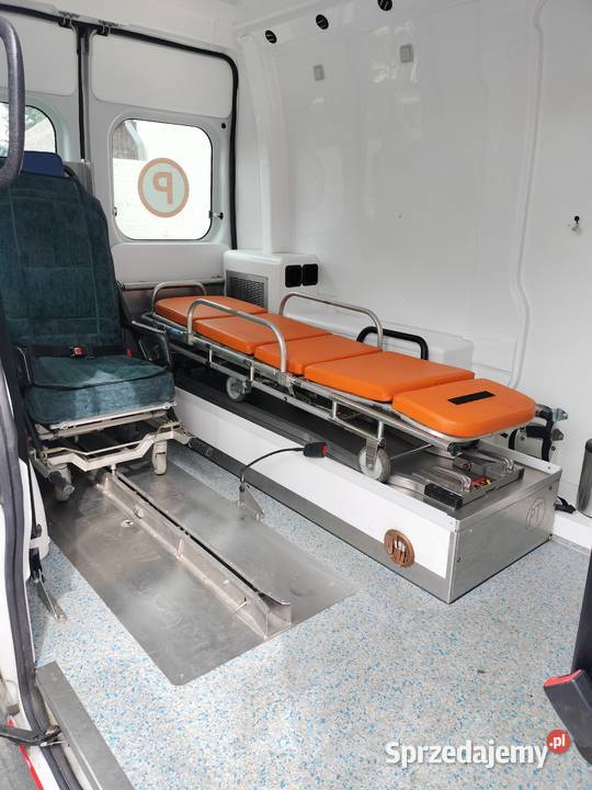 ambulan karetka 300000km Drągowina