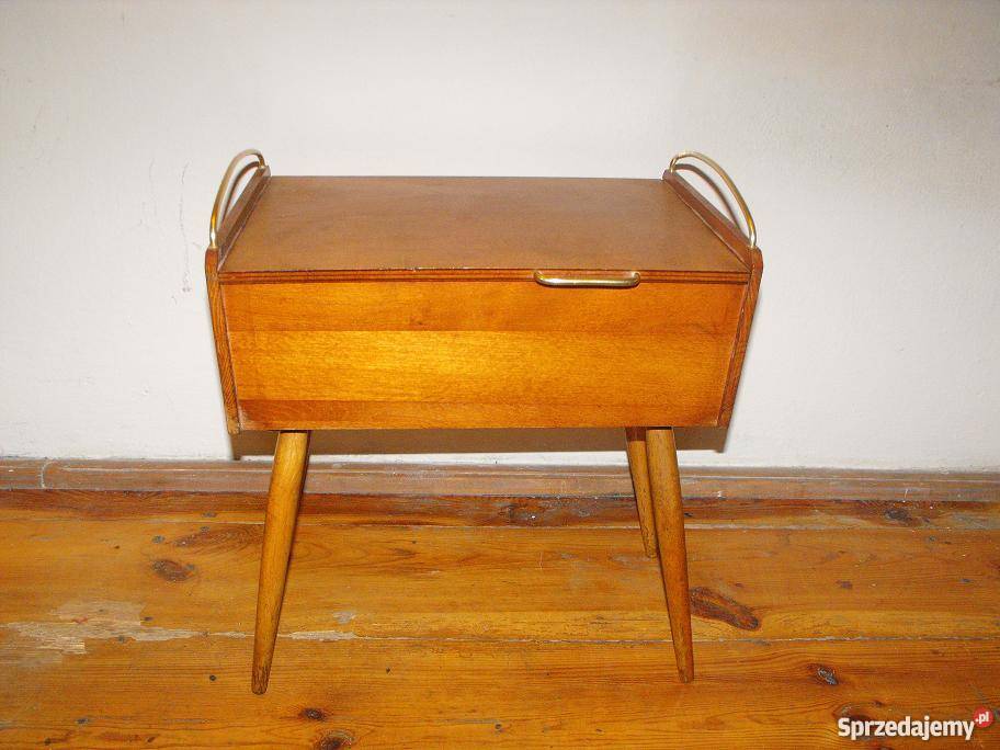 Drewniany niciakprzybornik krawiecki z lat 60 Skierniewice