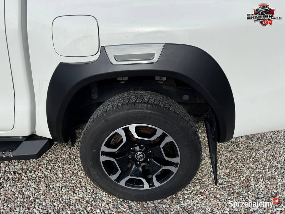 Poszerzenia Błotników OEM Fender Flares Toyota Pasłęk