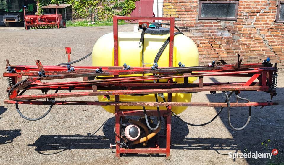 Opryskiwacz polowy 400 l uszkodzony