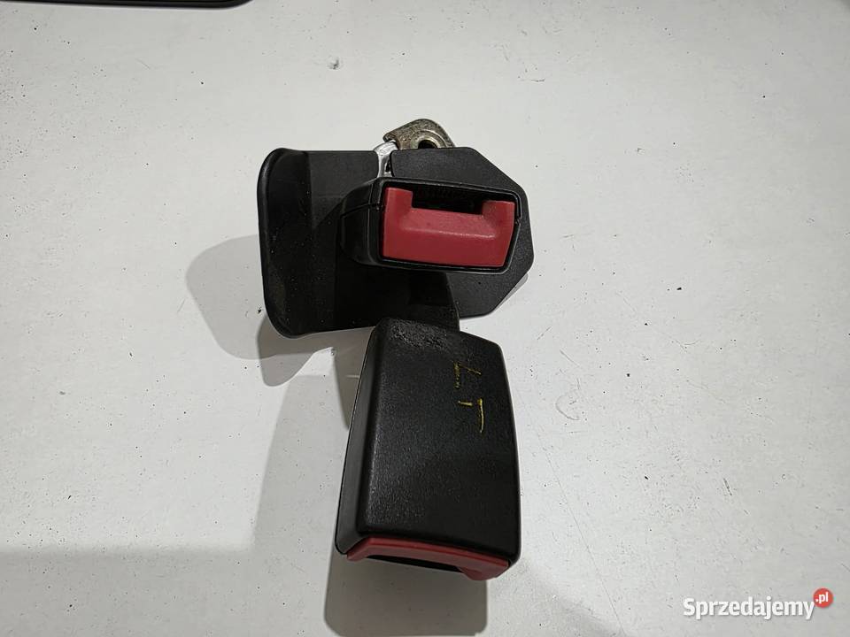 ZAPINKA PASA TYŁ 8E0857739 AUDI A4 B6 osobowe warmińsko-mazurskie