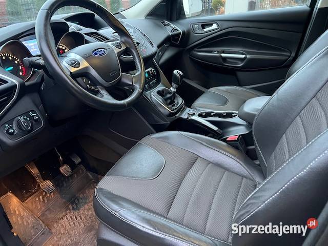sprzedam samochód osobowy Ford Kuga 15 benzyna Rok produkcji 2015 Bielsk