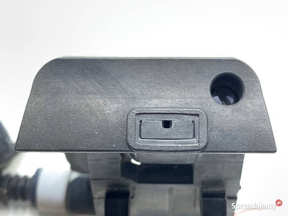 DYSZA SPRYSKIWACZA SZYB LEWA BMW E70 0613