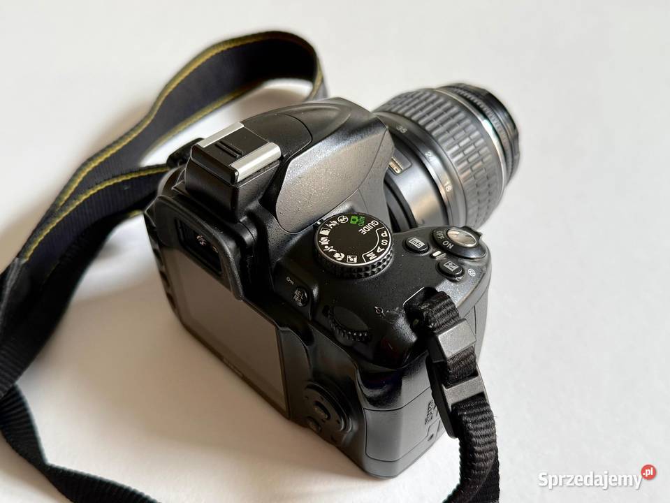 Nikon D3000 obiektyw Nikkor DX AFS 1855