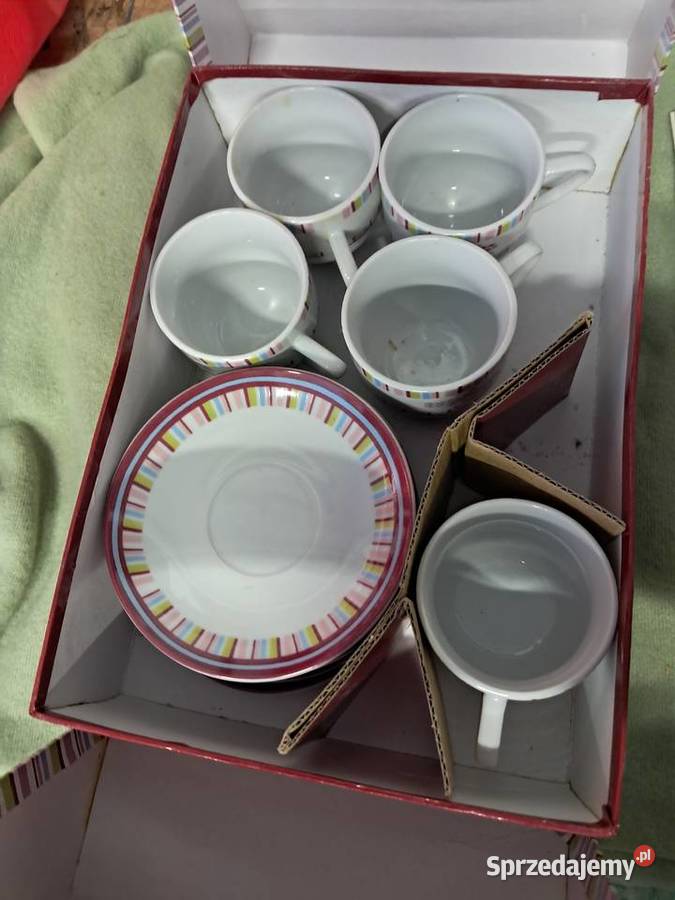5 filiżanek i 6 talerzyków z porcelany do zabawy świętokrzyskie Sandomierz