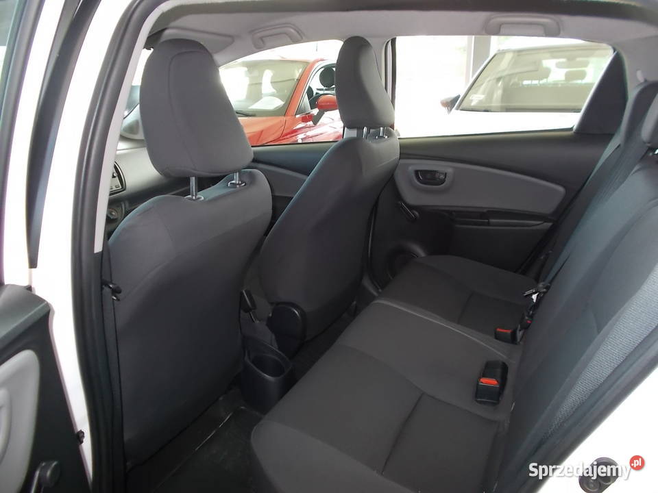 TOYOTA YARIS 15 benzynasalon Polska Dębica