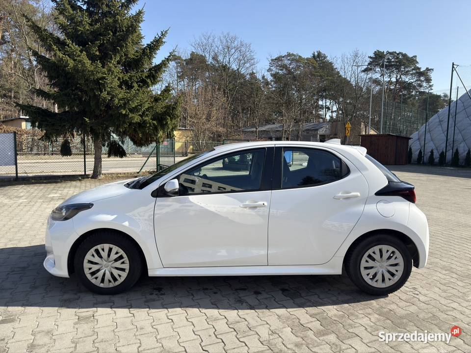 Toyota Yaris 15 Benzyna 2021 r Świerże Górne