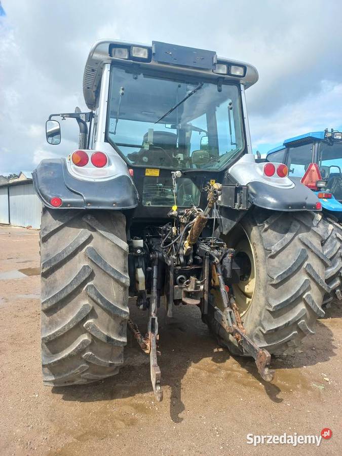 Ciągnik rolniczy Valtra T170 z tuzem Wyrzysk