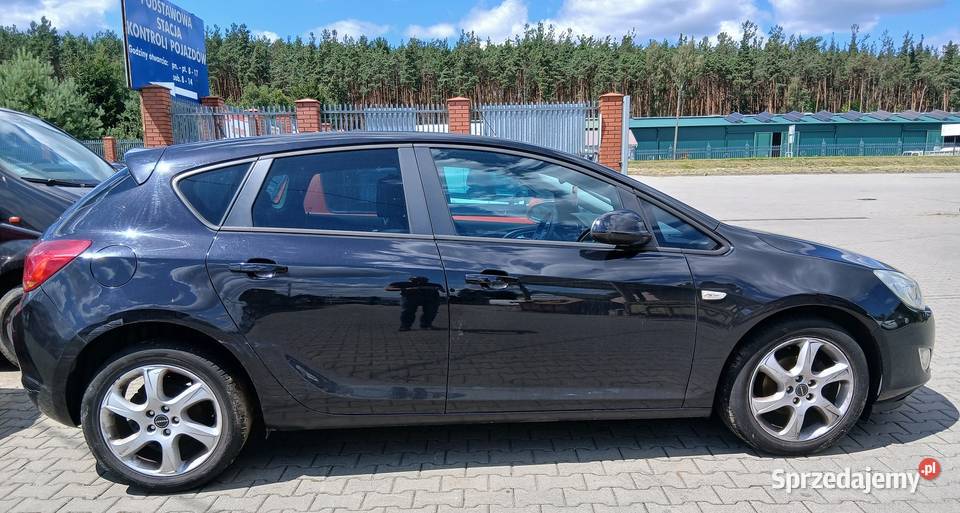 Opel Astra z 2011r 14 benzyna Astra