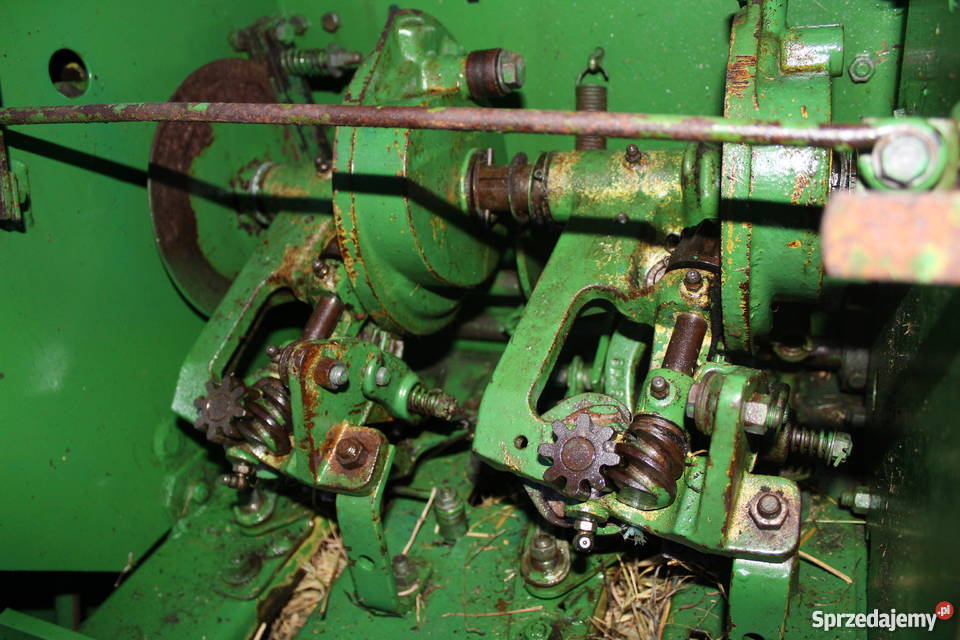 Prasa Kostkująca John Deere 332 A Szydłowiec