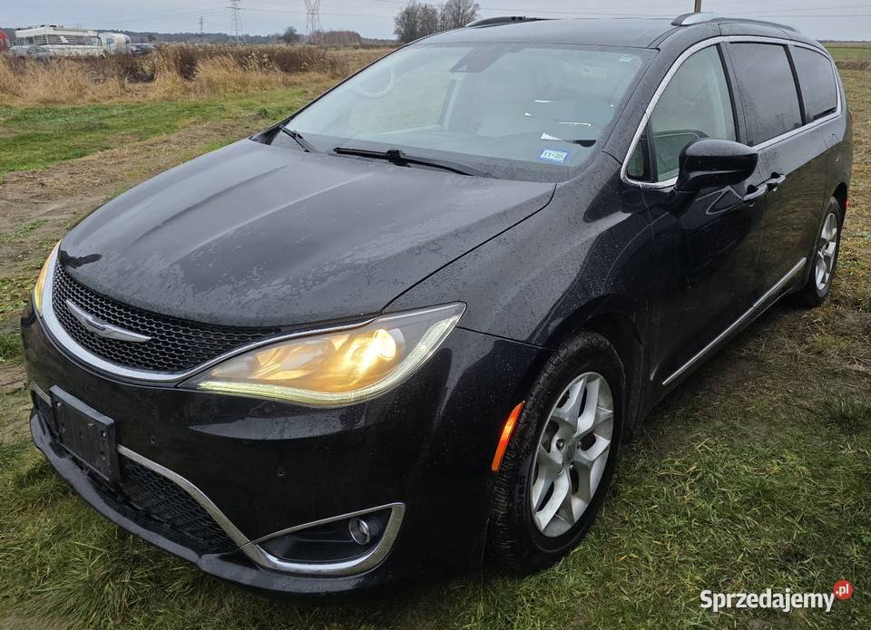 Chrysler pacifica 2018r touring L wersja 8osób Pacifica Lublin