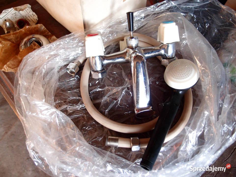 Bateria wannowa ścienna 12 15mm produkcja PRL Łódź