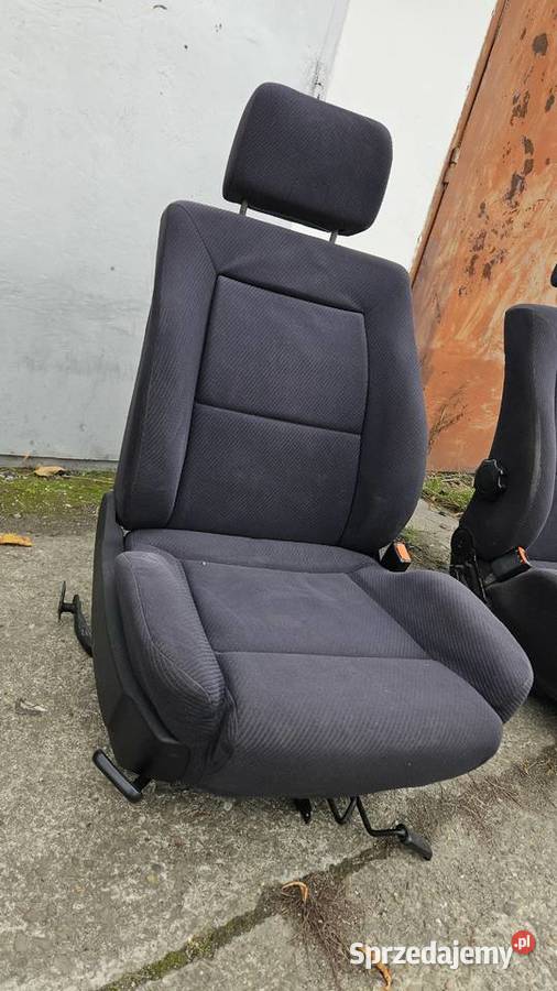 Fotele kubły Audi 80 B4 osobowe Fotele i kanapy Krosno sprzedam