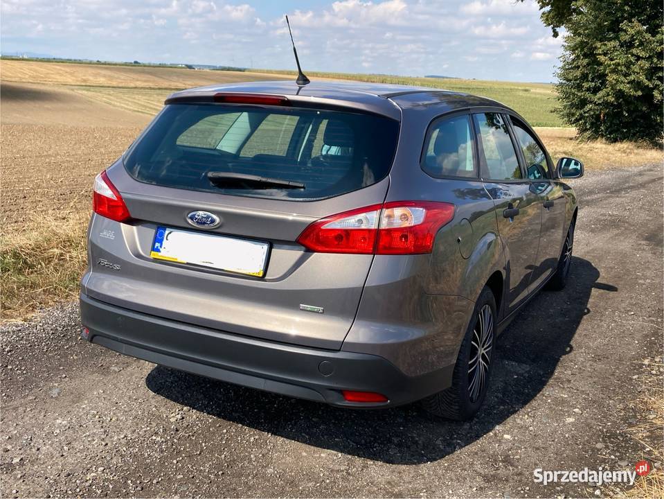 Ford Focus benzyna kombi mały przebieg