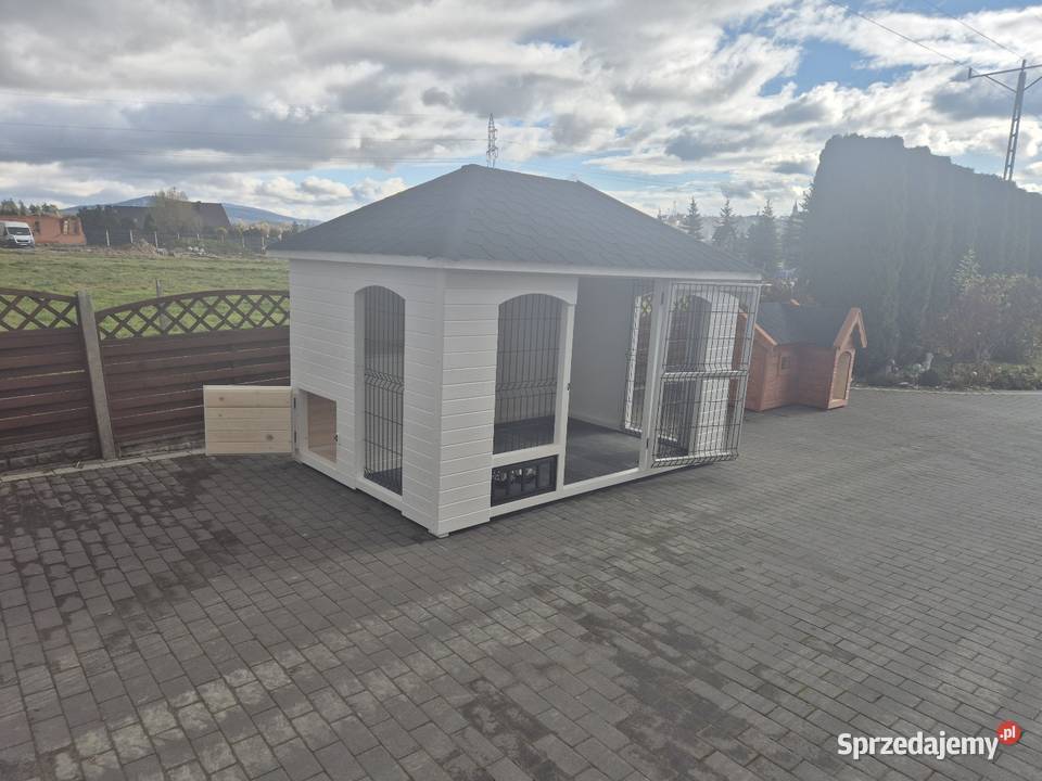 Kojec psa z budą Jordanów