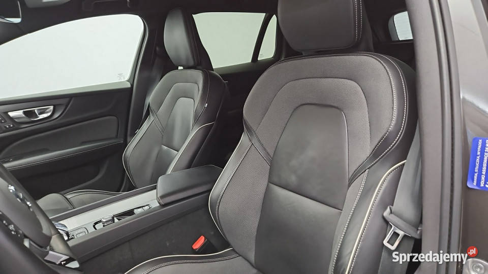 Volvo V60 B4 D Plus Dark aut Z Polskiego Salonu Warszawa