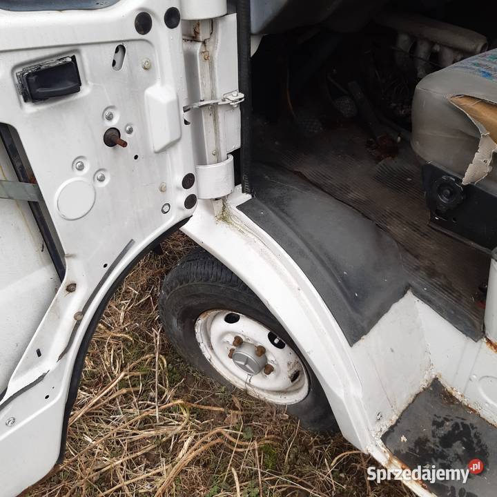 Mercedes 208 23D Kaczka Doka klasyk najazd