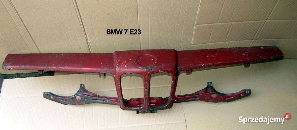 PAS PRZEDNIGRILL BMW 7E2319771986r Rok produkcji 1979 Mysłaków sprzedam