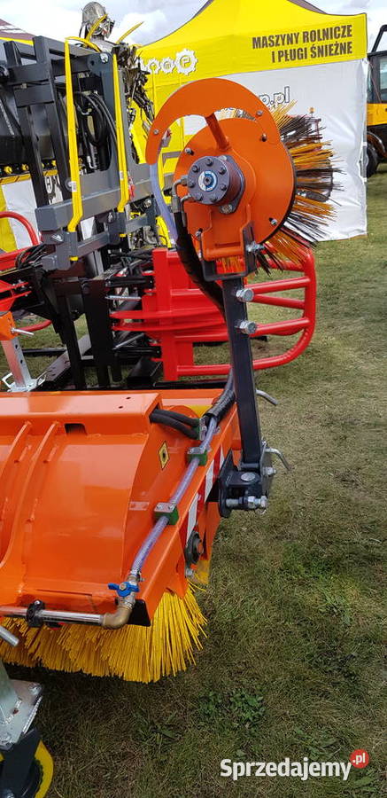 Zamiatarka hydrauliczna z zraszaczem i łódzkie Wieluń