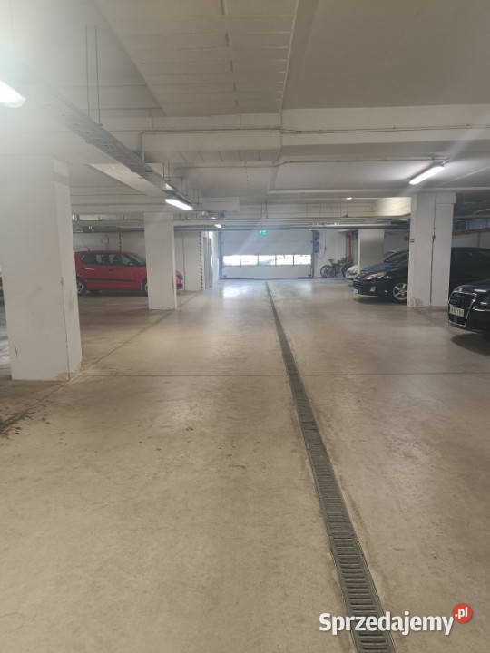 Miejsce dwupostojowe w garażu podziemnym parter