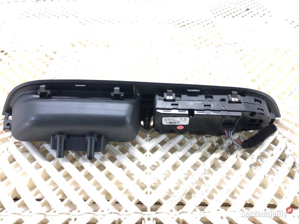 PRZEŁĄCZNIK SZYB BMW E61 9122110 0410 Kombi