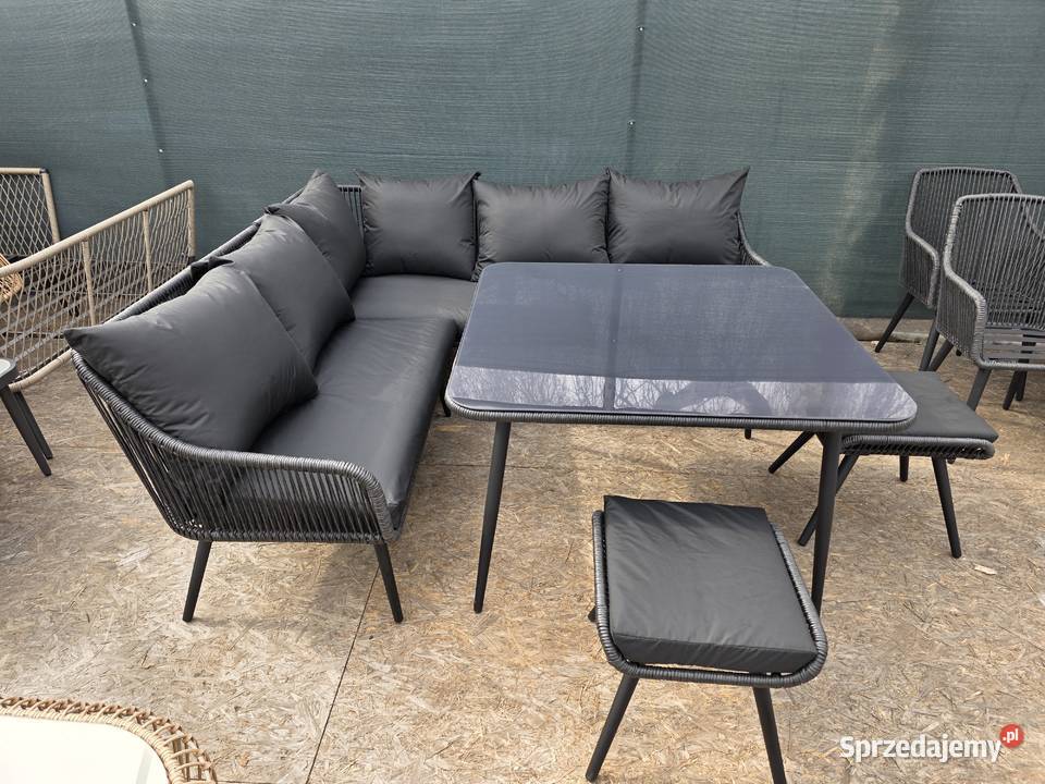 Duży narożnik ogrodowy Malta black stolik pufy Wschowa