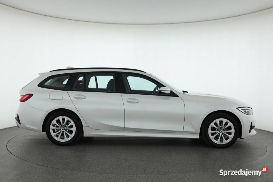 BMW 3 318 i Rok produkcji 2021 mazowieckie Piaseczno