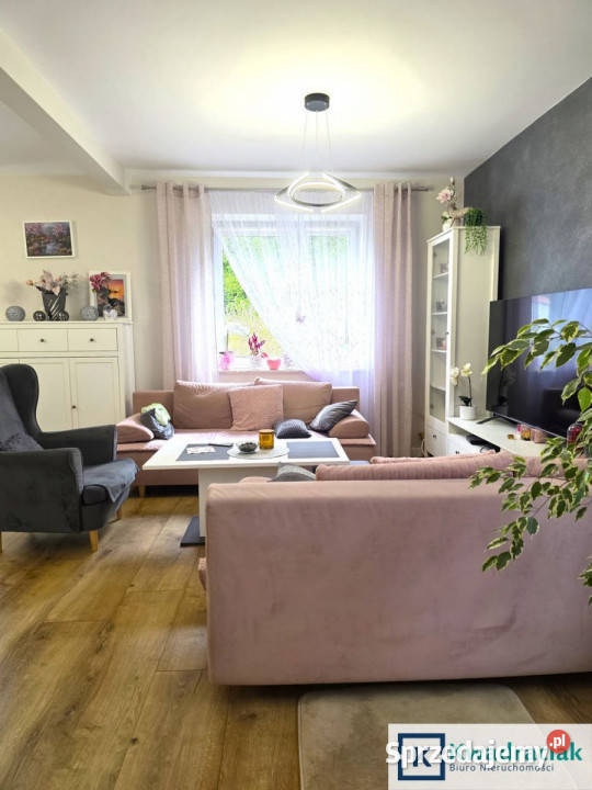 sprzedaży domu wolnostojącego 160m2 Zahutyń 160m2