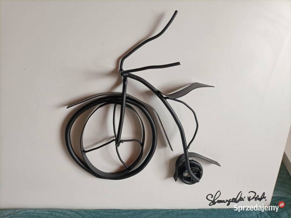 Rowerki ręcznie wykonane z metalu na płycie Radom